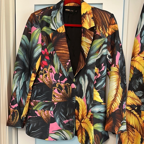 Tropical Leaf Print Blazer and Pants Set - Picture 3 of 8